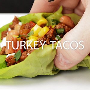 These turkey tacos are super easy, healthy, and delicious! Full of extra lean ground turkey, onion, bell peppers, and spices: chili powder, smoked paprika, cumin, garlic powder, salt, pepper! Perfect for meal prep. Less than 200 calories per serving! Recipe: https://showmetheyummy.com/turkey-tacos-recipe/ | Show Me the Yummy