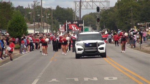 29K views · 485 reactions | No one does a homecoming parade like T. R. Miller High School in Brewton, Alabama. It was great to see all the alumni, families, and friends, back in Brewton. "It's Great to be a Miller Tiger!" | Brewton Living | Facebook