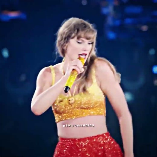 merry christmas eve!! #taylorswift #edit #fyp #1989 #erastour