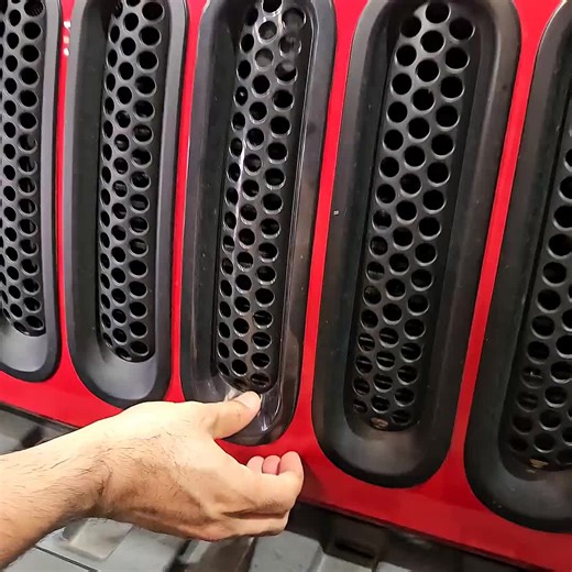 How to Open Jeep Wrangler Bonnet with a Key