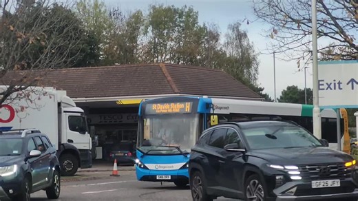 ADL E200 MMC on the Route H to St David's Station in Exeter! #foryoupageofficial #fypシ゚ #buspotting #exeter