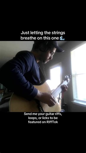 Like waves rolling in… 🌊 #GuitarVibes #RiffTok #ChillInstrumental