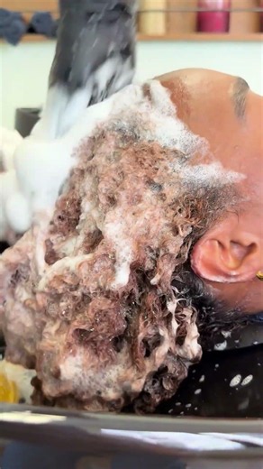 Wash Day with a Moisturizing Shampoo