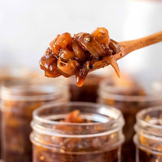 Easy & Delicious Caramelized Onion Jam with Balsamic Vinegar