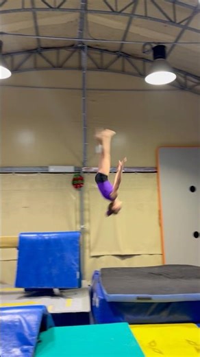 Uscite da trave 🔝❤️🎄🎅🏼 #ginnastica #ginnasticaartistica #sport #sports #trave #balancebeam