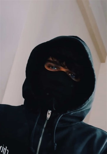 what're you looking at darling? #keegan #keeganruss #COD #calloduty #mask #maskedman #BookTok #masktok #keegancosplay #codcosplay #cosplay #callofdutycosplay #cos #coser #darkromance #BookTok #pov #ynpov #overprotective #ghostcod #codghost #simonriley