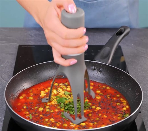 2M views · 11K reactions | Kitchen Hacks Made Easy with These Gadgets | 5-Minute Crafts SHORTS | Facebook