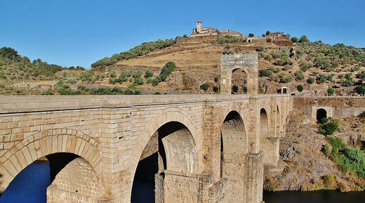 Qué ver y hacer en Alcántara, pueblo histórico en Cáceres | Guías Viajar