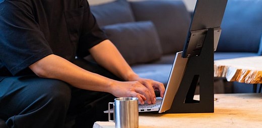 10秒でデュアル環境をつくる｢WING BINDER｣！外出先でも快適ワークスペースが叶う