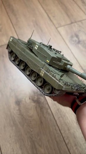 Italieri 1\\35 Leopard 2A4