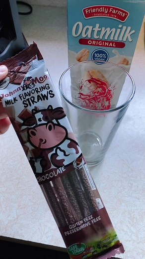Nostalgic 90s Kids Review Chocolate Milk Sipahh Straws from Aldi