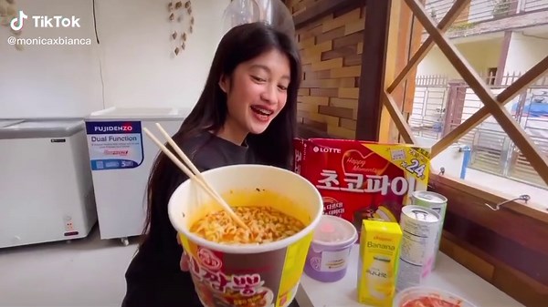 TARA, KAIN TAYO! 🤍 | NEW VLOG | LINK IN MY BIO ✨ #monicabianca #fyp #mukbang