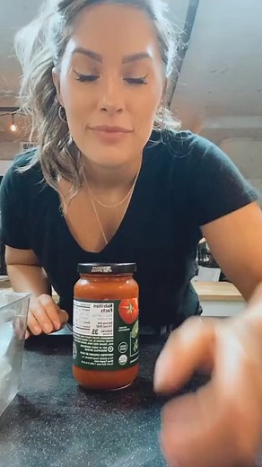 How to easily open tightly sealed jars (without help!) 💪🏼 #tiktoktips #hack #LifeHack #cookingtip #LearnOnTikTok #hometips #Amazing #funny #reels | Jackor