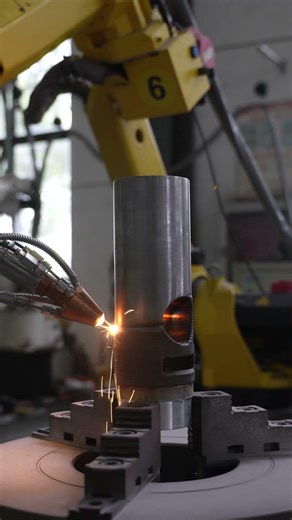 Robot offline programming for complex components.✔# #lasercladding #OfflineProgramming