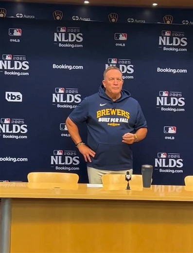 One thing about Murph⁉️ If there’s someone he doesn’t know in the press room, he’s going to ask them to introduce themselves. And then he’s going to ask a followup question. And then he’s going to potentially follow that followup with a followup. Murph’s clubhouse. Murph’s rules! Postseason presser #1 🟰 LOTS of new faces 🎥: Curt Hogg, X | Christina Lorey