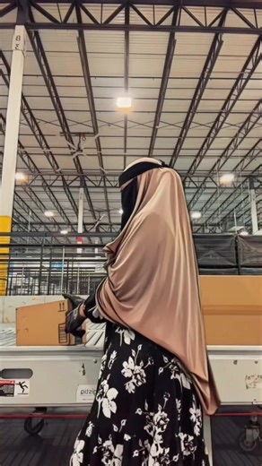 Ama🦋🫂 (@amalosman396)’s video of Amazon Jobs Warehouse