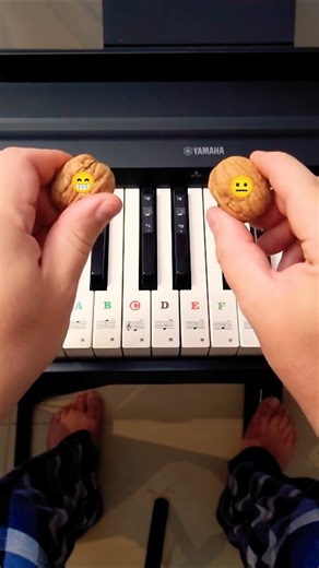 How to play We Wish You a Merry Christmas with nuts