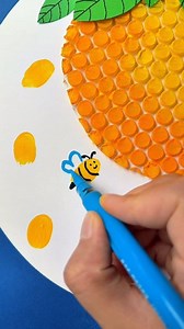 993K views · 1K reactions | Creative crafts use bubble wrap to make a beautiful honeycomb #fblifestyle #creativity | Art, Crafts and Journals | Facebook