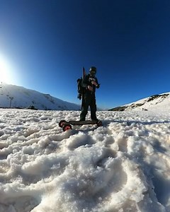 2.3K views · 54 reactions | Well, that’s one way to skips the queues @acvrider • #BoardSwap #MountainClimb #NoLiftNoProblem #Snowboard #Skateboard #Snow #ElectricSkateboarding #Electric #EvolveRiders #FeelTheDifference | Evolve Skateboards | Facebook