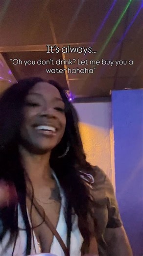 Destini Ann | Parenting Education on Instagram: "Happy 2.5 years alcohol free to meeee 🎉 One day I’ll share just how much of a change this has made on every area of my life (especially navigating single motherhood). But for today, I’ll just say go me and I deserve an endless supply of Honey Lemon Pepper. 😂"