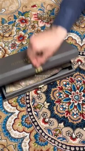 Discover Najib's Pashmina Shawl Shop