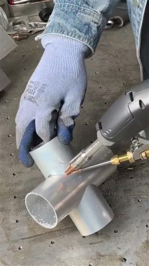 This technology is amazing! #HandheldLaserWeldingMachine#NoStainless steel welding #outdoorfurniture