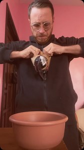 5.4K views · 759 reactions | طريقة عمل خبز في ظل انقطاع الدقيق من غـ. ـزة  حسبي الله على كل متخاذل #حسبي_الله_ونعم_الوكيل #شارك_المنشور_لتفوز_بالأجر_والدعاء_من_إخوانك_المؤمنين | Anas Zeno | Facebook