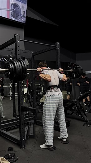 #приседания #gymwork #рекомендации #transformation #powerlifting это должны были красивые 160 кг, но 150 сел