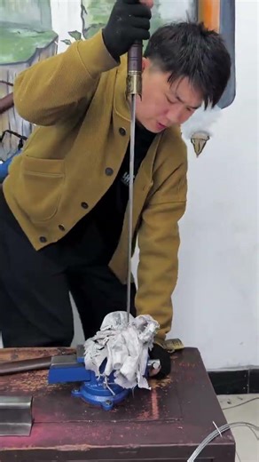 ⚔️ Hidden Extendable Sword – Next Level Weapon Demo