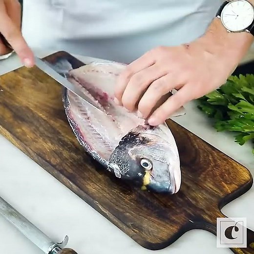 Lever un filet de poisson