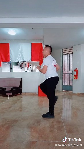 Aprende 4 Pasos Básicos de Salsa para Practicar