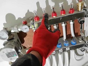 Cómo instalar una electroválvula para un manifold de suelo radiante