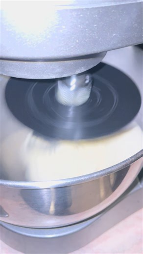 Video di Simone (@simmy.84) con Santa Maria (Tango / 32 Bpm) - Ballroom Orchestra and Singers