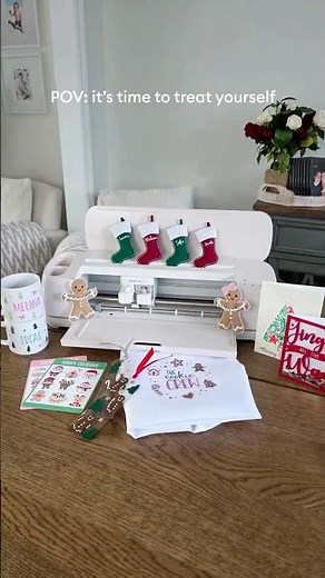 Treat Yourself to Holiday Deals 😍