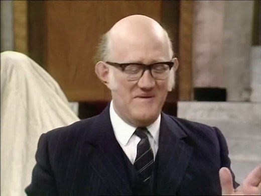 Are You Being Served s09e04   Calling All Customers