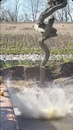 Pipe Cleaning in Action – Mud Explosion!