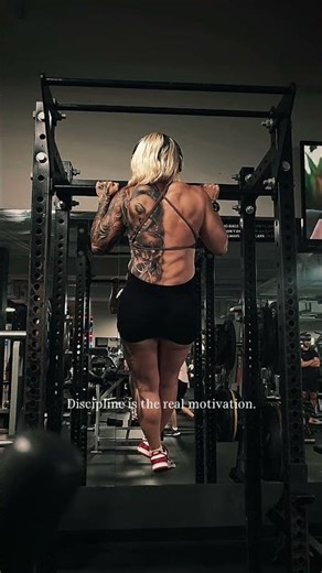 🦍Lat Pull Ups.....