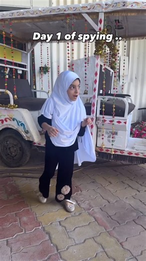 Tara 🌟🧿 on Instagram: "Kasa laga spy 🙈"