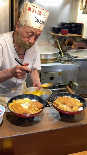 A legendary katsudon (pork cutlet rice bowl)