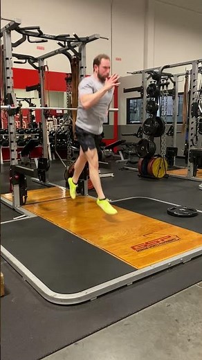 The BEST Explosive Bodyweight Exercise!! Sprinter Lunge Jumps