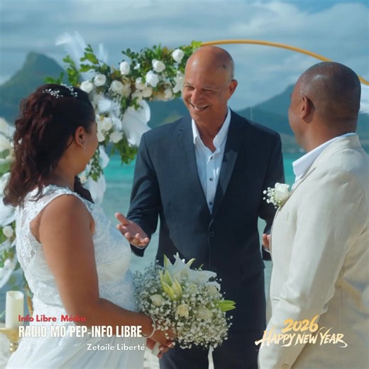 ⭕️ Sentiment Le Mamours Deuxième position dans classement de l’année sur Radio One Cette magnifique chanson d’amour s’impose à la 2ᵉ place disc de l’année sur la plateforme Radio One, confirmant ainsi son impact auprès du public. Véritable reflet du quotidien, elle raconte avec justesse ces moments de vie que chaque citoyen traverse jour après jour. Les paroles, finement écrites et profondément pensées, traduisent des émotions sincères, touchant droit au cœur. Une chanson qui parle d’amour, de r