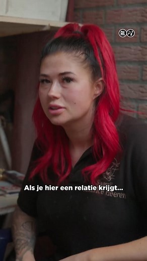 De mannen in St. Willebrord… tja, zeg maar gerust baby’s 😬🍼 #SintWillebrord #Brabant #mannen #relatie #baby #opvoeden In het tweede seizoen van St. Willebrord: Het Mirakel van Brabant volgen we trotse inwoners die alles doen voor hun imago. Kapper Dante wil zanger worden, Karina en Maurice trouwen, Arjan en Jessica breiden hun imperium uit en Linda ondergaat een risicovolle hersenoperatie, met zorg van Corrie en Adri. Dennie en Danielle geven een tropical party. Nieuw dit seizoen: René met zij