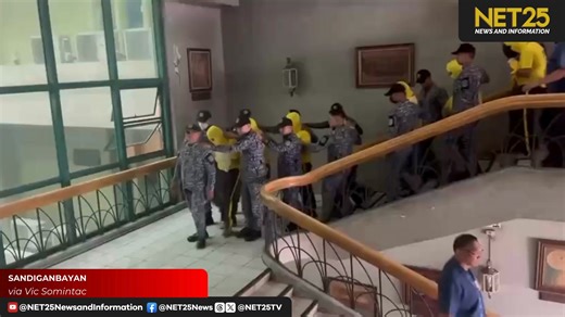 PANOORIN: Humarap sa Sandiganbayan Sixth Division ngayong Huwebes, Enero 8, ang mga tauhan at opisyal ng DPWH-MIMAROPA na sangkot sa maanomalyang P289.5 milyong flood control project sa Oriental Mindoro. Nahaharap sila sa kasong malversation of public funds through falsification of public documents. | via Vic Somintac #NET25newsandinformation #DPWH #floodcontrol #OrientalMindoro #ZaldyCo #MIMAROPA #floodcontrol | NET25 News and Information