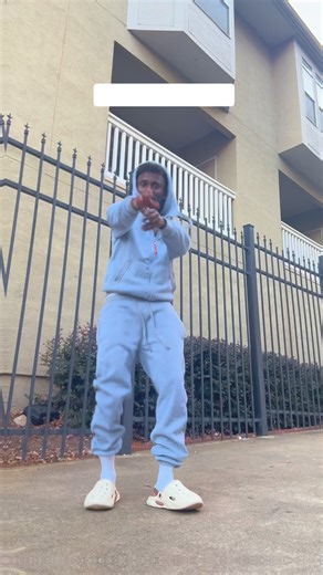 89 reactions | This challenge Dey sweet me 朗. Join the challenge now!! #b2bDanceChallenge DC: Me!!!  | b2b by @bexterrichardson | Uncle Azeez | Facebook