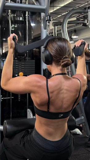 👀 ‪@gymshark‬ code LEONI10 #backday #back #gymgirl #gymrat #upperbody AD