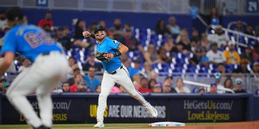 Norby's defensive growth at third shines in all-around game