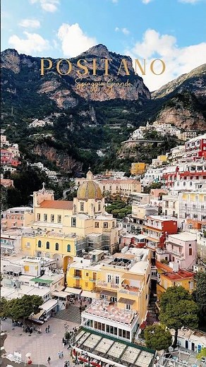 The aerial view of Spiaggia Grande in Positano left me speechless!