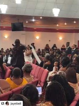 BRIDE SINGS WHITNEY HOUSTON CLASSIC COMIN DOWN THE AISLE #spotlightoverthecity #whitneyhoustonsongs