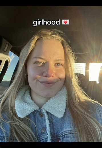 A never ending task #sundaychurch #lipgloss #makeup #girlhood #lipstick