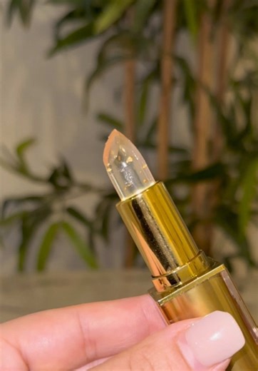 Transferproof Color-Changing Lipstick for All-Day Wear